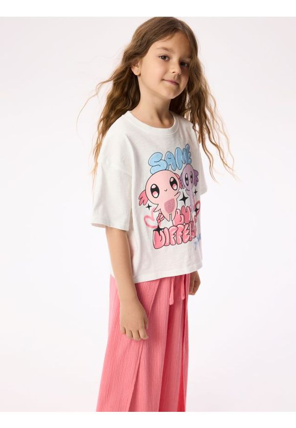 Reserved - Luźny t-shirt z nadrukiem Axolotla - złamana biel. Materiał: bawełna. Wzór: nadruk