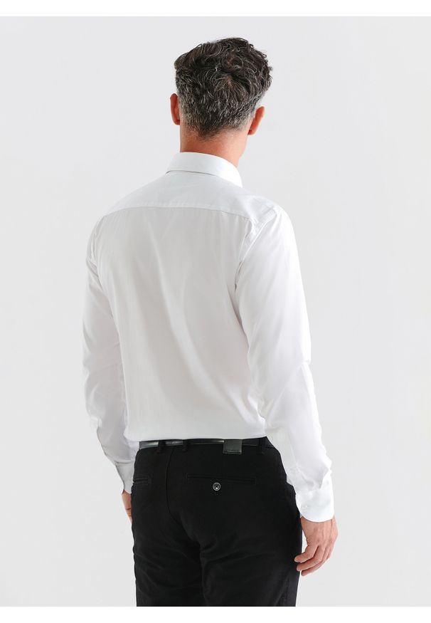 Pako Lorente - PAKO LORENTE – Koszula męska P000B-1X-002-B-S. Typ kołnierza: kołnierzyk klasyczny. Materiał: elastan, bawełna. Długość rękawa: długi rękaw. Długość: długie. Wzór: gładki. Styl: elegancki, klasyczny
