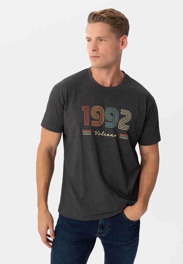 Volcano - Koszulka z printem, Comfort Fit, T-RETRO. Materiał: bawełna. Długość: krótkie. Wzór: nadruk. Styl: retro
