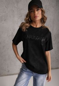 Renee - Czarny Oversizowy T-shirt z Bawełny Zdobiony Haftem z Cekinami Marivia. Okazja: na co dzień. Kolor: czarny. Materiał: bawełna. Wzór: haft, aplikacja. Styl: casual, elegancki #1