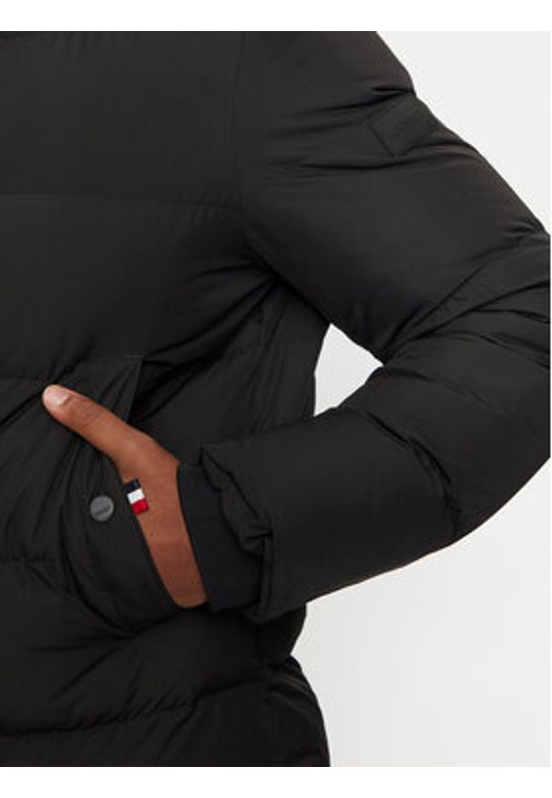 Hechter Paris Kurtka puchowa 50170 142213 Czarny Regular Fit. Kolor: czarny. Materiał: syntetyk