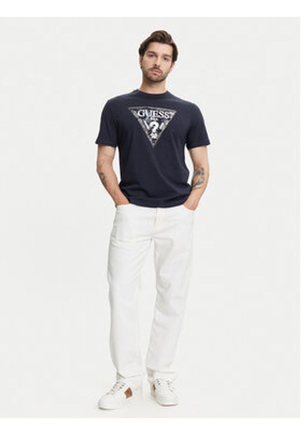 Guess T-Shirt M5YI15 I3Z14 Granatowy Regular Fit. Kolor: niebieski. Materiał: bawełna