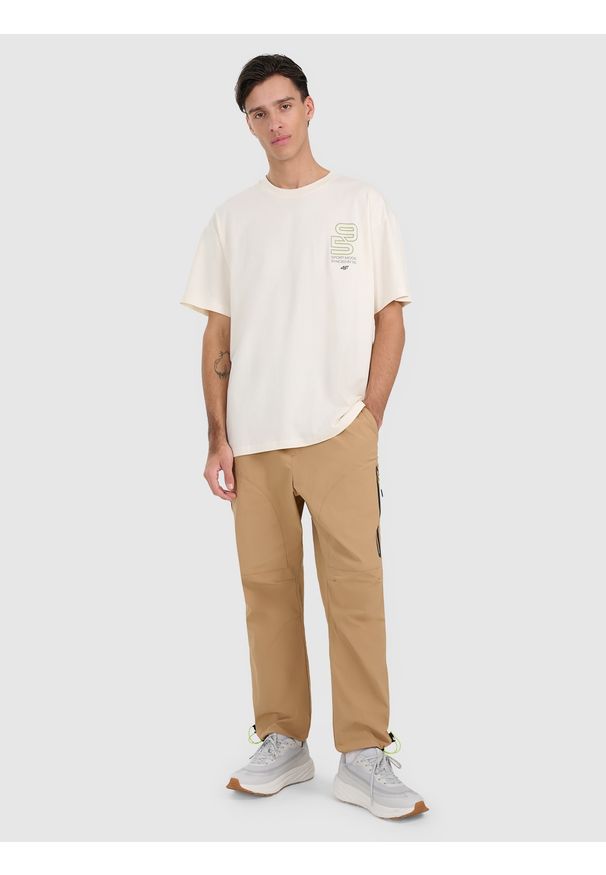 4f - 4F Spodnie casual męskie - beżowe M. Okazja: na co dzień. Kolor: beżowy. Materiał: syntetyk, materiał, tkanina. Styl: casual