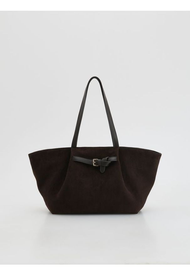 Reserved - Torebka shopper z imitacji zamszu - ciemnobrązowy. Kolor: brązowy. Materiał: zamszowe