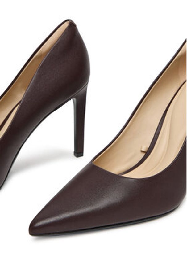 Calvin Klein Szpilki Ess Stiletto 90 HW0HW02608 Bordowy. Kolor: czerwony. Materiał: skóra. Obcas: na szpilce