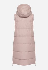 Born2be - Ciemnoróżowa Pikowana Kamizelka z Kapturem i Obustronnym Suwakiem Trilasa. Typ kołnierza: kaptur. Kolor: różowy. Styl: elegancki #6