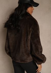 Renee - Brązowa Kurtka Futerko z Ozdobnymi Kieszeniami Vetiline. Okazja: na co dzień. Kolor: brązowy. Materiał: futro. Styl: casual #3