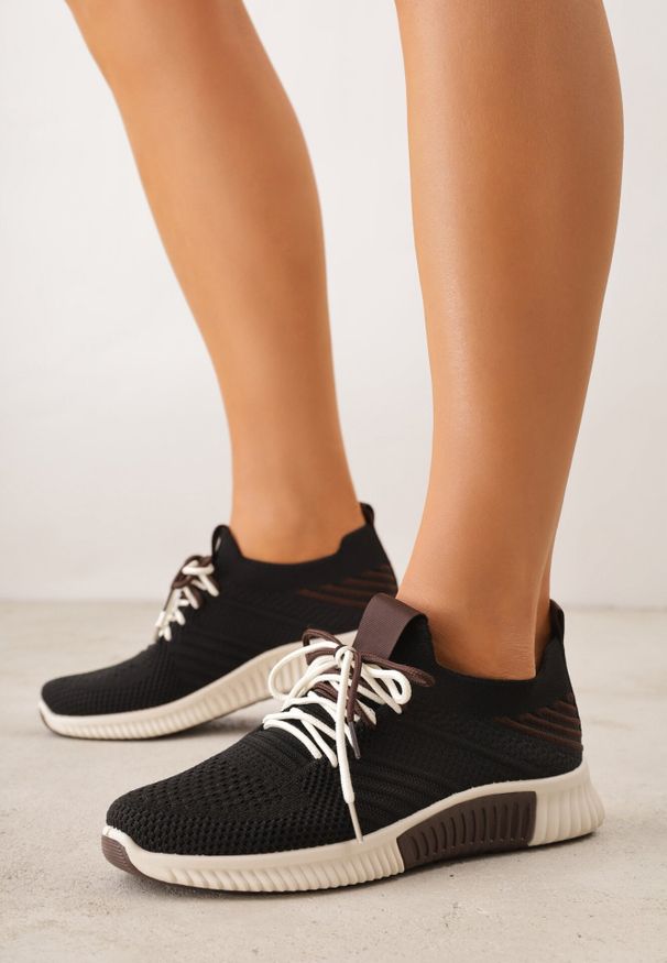 Born2be - Czarne Sneakersy z Podwójnym Sznurowaniem Fontarin. Nosek buta: okrągły. Kolor: czarny. Materiał: materiał. Obcas: na obcasie. Wysokość obcasa: niski