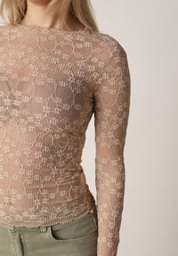 Born2be - Beżowa Bluzka Koronkowa z Transparentnego Materiału Hermatea. Okazja: na co dzień. Kolor: beżowy. Materiał: materiał, koronka. Styl: casual, elegancki, klasyczny #6