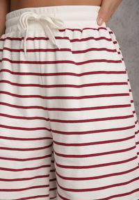 Renee - Czerwono-Białe Casualowe Szorty High Waist w Prążki z Bawełnianej Tkaniny Lennliss. Okazja: na co dzień. Stan: podwyższony. Kolor: biały. Materiał: bawełna, tkanina. Wzór: prążki. Sezon: lato. Styl: casual #2