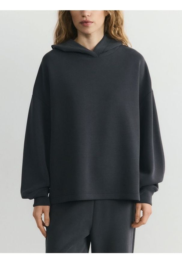 Reserved - Bluza oversize z modalem - granatowy. Kolor: niebieski. Materiał: dzianina