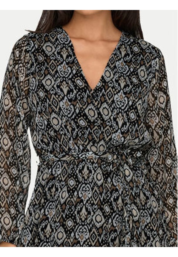 only - ONLY Sukienka codzienna Cera 15236376 Czarny Regular Fit. Okazja: na co dzień. Kolor: czarny. Materiał: syntetyk. Typ sukienki: proste. Styl: casual