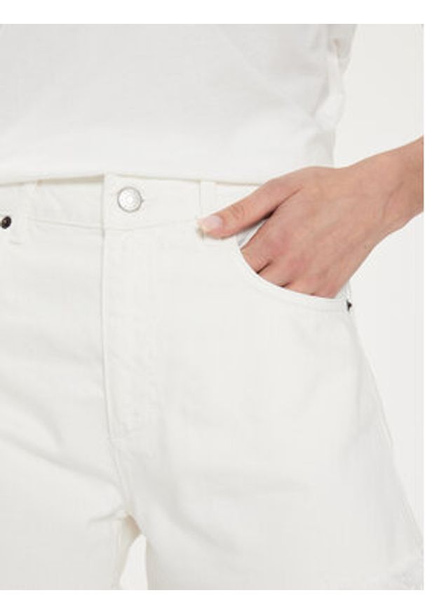 Sisley Szorty jeansowe 4QVSL9014 Biały Regular Fit. Kolor: biały. Materiał: bawełna