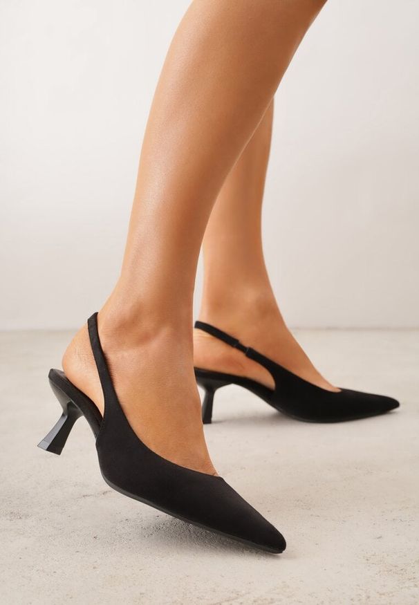 Renee - Czarne Czółenka Slingback VICES na Kaczuszce Anatera. Okazja: na co dzień. Zapięcie: bez zapięcia. Kolor: czarny. Materiał: zamsz, jeans. Obcas: na szpilce. Styl: casual, elegancki. Wysokość obcasa: średni