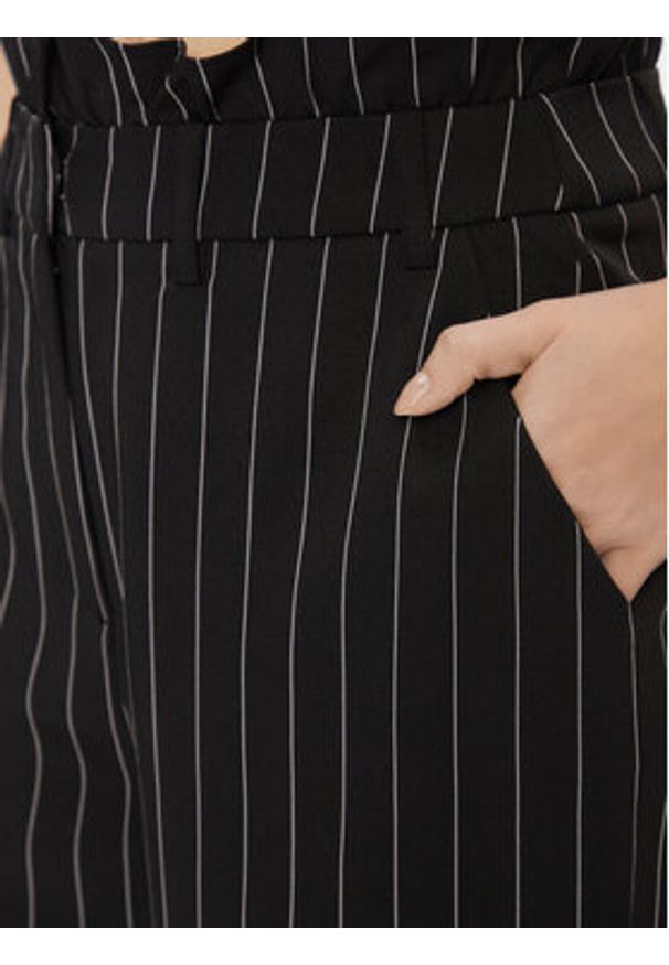 Vero Moda Spodnie materiałowe Wednesday 10301348 Czarny Regular Fit. Kolor: czarny. Materiał: syntetyk