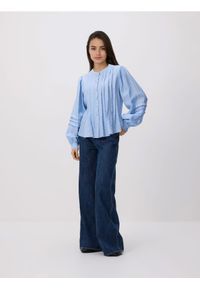 Reserved - Wiskozowa koszula - jasnoniebieski. Kolor: niebieski. Materiał: wiskoza