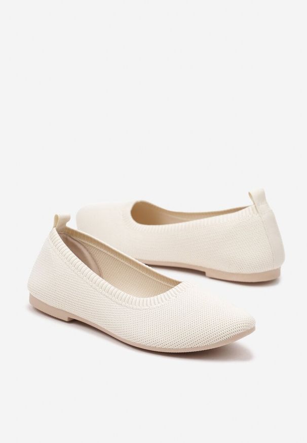 Born2be - Beżowe Balerinki z Elastyczną Cholewką Lililena. Okazja: na co dzień, do pracy, na spacer. Kolor: beżowy. Materiał: jeans. Szerokość cholewki: normalna. Sezon: lato, wiosna. Styl: casual, klasyczny