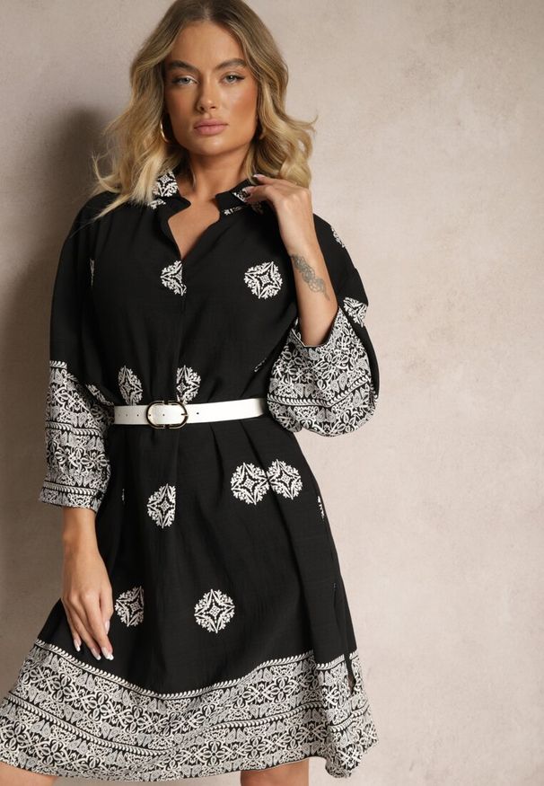 Renee - Czarna Sukienka z Wiskozy w Abstrakcyjny Wzór Nalalith. Okazja: na co dzień. Kolor: czarny. Materiał: wiskoza. Typ sukienki: proste. Styl: klasyczny, casual