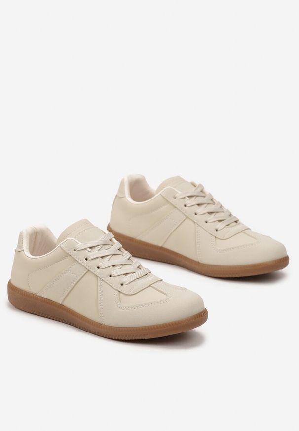 Born2be - Beżowe Sneakersy na Płaskiej Podeszwie z Ekoskóry ze Sznurowaniem Venioza. Okazja: na co dzień. Kolor: beżowy. Obcas: na płaskiej podeszwie