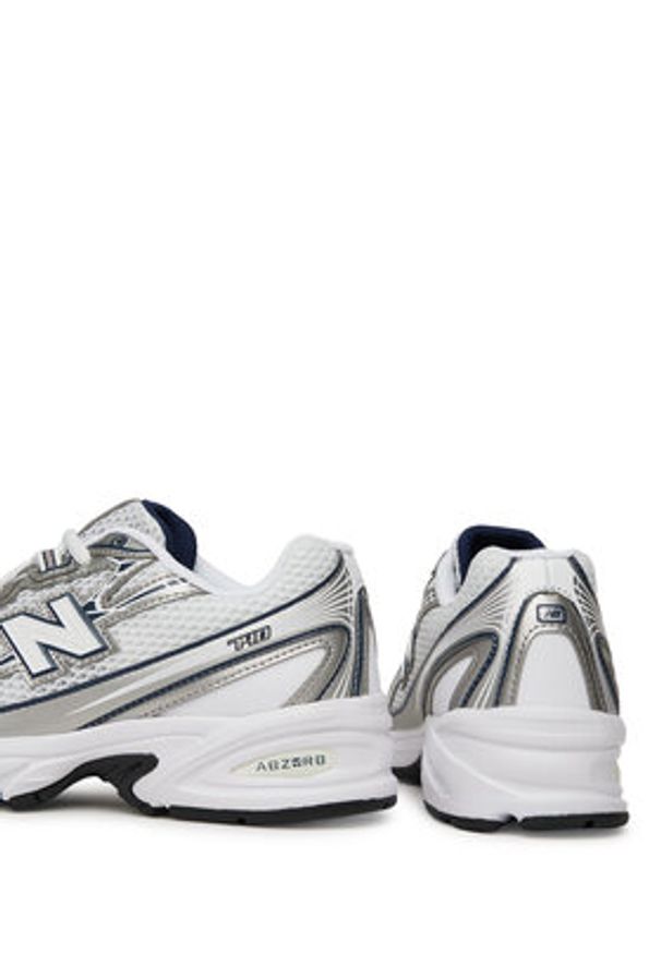 New Balance Sneakersy GR740WN Srebrny. Kolor: srebrny. Materiał: materiał