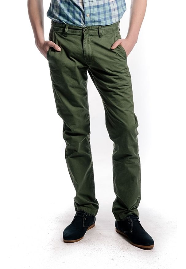 Lee - LEE CHINO SLIM MĘSKIE SPODNIE MATERIAŁOWE GREEN L768CA67. Materiał: materiał