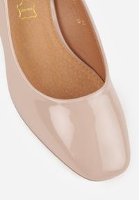 Renee - Beżowe Czółenka Vices Lakierowane na Słupku z Wkładką ze Skóry Naturalnej Tinaselle. Okazja: na spotkanie biznesowe. Kolor: beżowy. Materiał: skóra, lakier. Obcas: na słupku. Styl: biznesowy #6