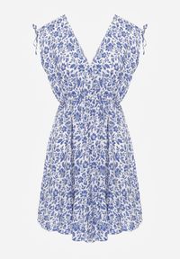 Renee - Niebiesko-Biała Sukienka Bawełniana na Grubych Ramiączkach z Gumką w Pasie Zapinana na Guziki Tessri. Okazja: na co dzień, na randkę. Kolor: niebieski. Materiał: bawełna. Długość rękawa: na ramiączkach. Wzór: kwiaty. Sezon: lato. Typ sukienki: proste. Styl: casual, elegancki, wakacyjny #7