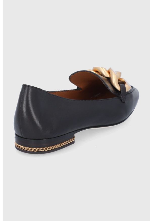 Tory Burch - Mokasyny skórzane. Kolor: brązowy. Materiał: skóra. Obcas: na obcasie. Wysokość obcasa: niski