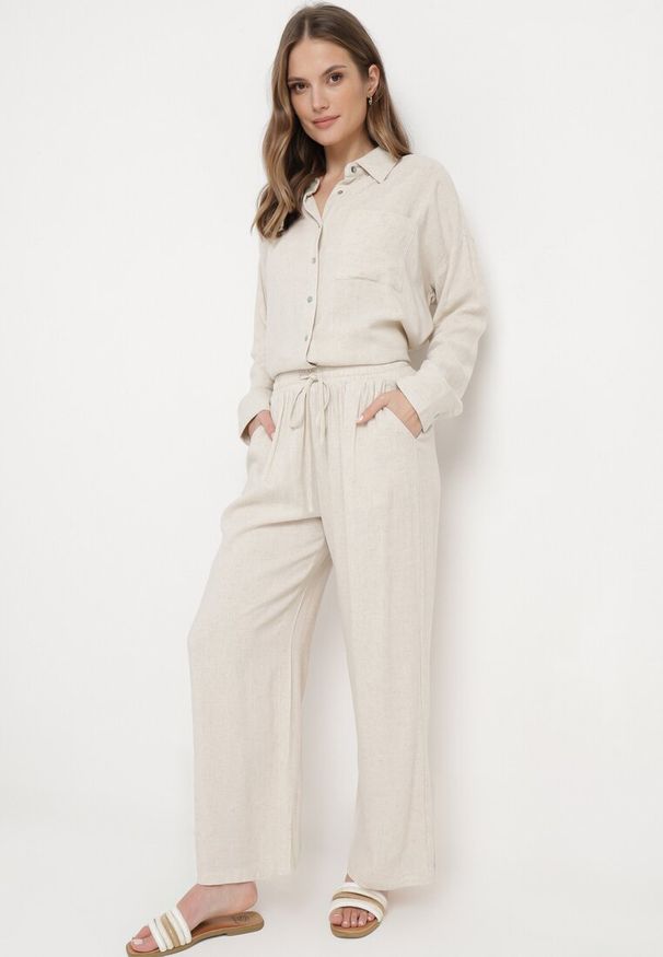 Born2be - Beżowe Wiskozowe Spodnie z Lnem o Szerokich Nogawkach Almaris. Okazja: na spotkanie biznesowe. Kolor: beżowy. Materiał: len, wiskoza. Styl: biznesowy
