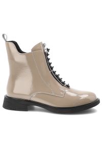 Beżowe Botki S.Barski Lakierowane Modne Buty Damskie. Kolor: beżowy. Materiał: lakier. Wzór: aplikacja. Sezon: zima, jesień. Styl: elegancki #6