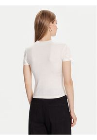 Guess T-Shirt W5BP07 KCGM2 Écru Slim Fit. Kolor: kremowy. Materiał: syntetyk #4