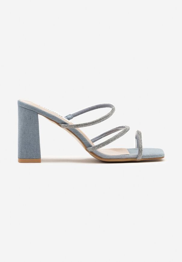 Renee - Niebieskie Klapki Ozdobione Kwadratowym Noskiem i Cyrkoniowymi Paskami Anrurta. Okazja: na co dzień. Kolor: niebieski. Materiał: jeans. Wzór: aplikacja. Obcas: na obcasie. Styl: wizytowy, elegancki, casual. Wysokość obcasa: średni