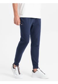 Ombre Clothing - Spodnie męskie dresowe joggery - ciemnoniebieskie V4 OM-PASK-22FW-008 - XXL. Kolor: niebieski. Materiał: dresówka. Wzór: geometria #6