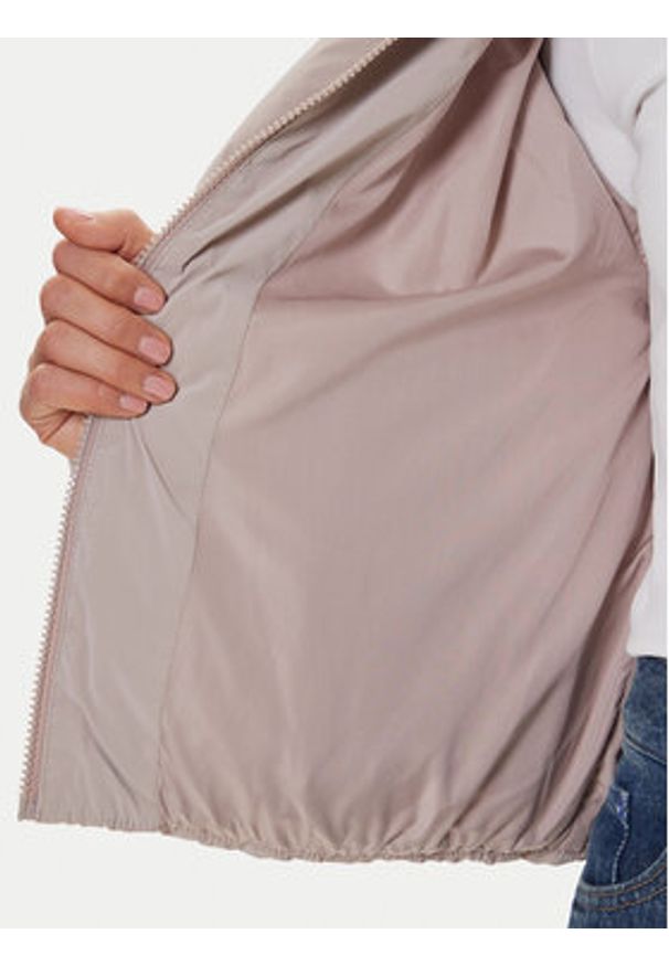 Guess Kurtka zimowa V5BL11 WGYC2 Beżowy Regular Fit. Kolor: beżowy. Materiał: syntetyk. Sezon: zima