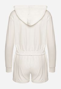 Born2be - Biały Bawełniany Komplet Sportowy Bluza z Kapturem i Szorty Izilia. Kolor: biały. Materiał: bawełna