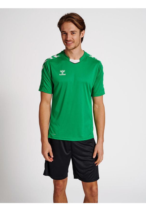 Koszulka piłkarska z krótkim rękawem męska Hummel Core XK Poly Jersey S/S. Kolor: zielony. Materiał: jersey. Długość rękawa: krótki rękaw. Długość: krótkie. Sport: piłka nożna