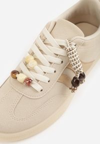 Renee - Beżowe Sneakersy Typu Tenisówki Ozdobione Koralikami Daemeli. Kolor: beżowy. Materiał: jeans. Wzór: aplikacja. Sezon: lato #2
