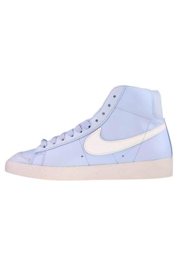 Buty do chodzenia damskie Nike Blazer Mid '77. Kolor: niebieski. Materiał: materiał, syntetyk. Szerokość cholewki: normalna. Sport: turystyka piesza