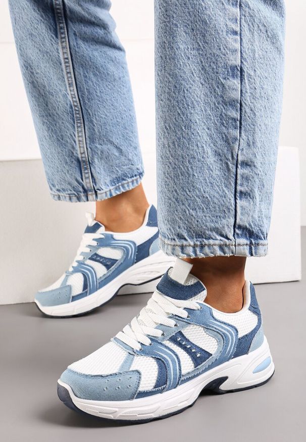 Born2be - Niebiesko-Białe Sneakersy z Ozdobnymi Przeszyciami Liveniza. Kolor: niebieski
