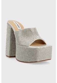Steve Madden klapki Trixie-R damskie kolor srebrny na słupku SM11002263. Kolor: srebrny. Materiał: guma. Obcas: na słupku. Wysokość obcasa: średni #3