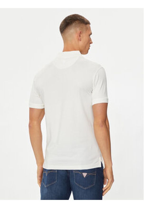 Guess Polo M4YP66 J1314 Écru Slim Fit. Typ kołnierza: polo. Materiał: bawełna