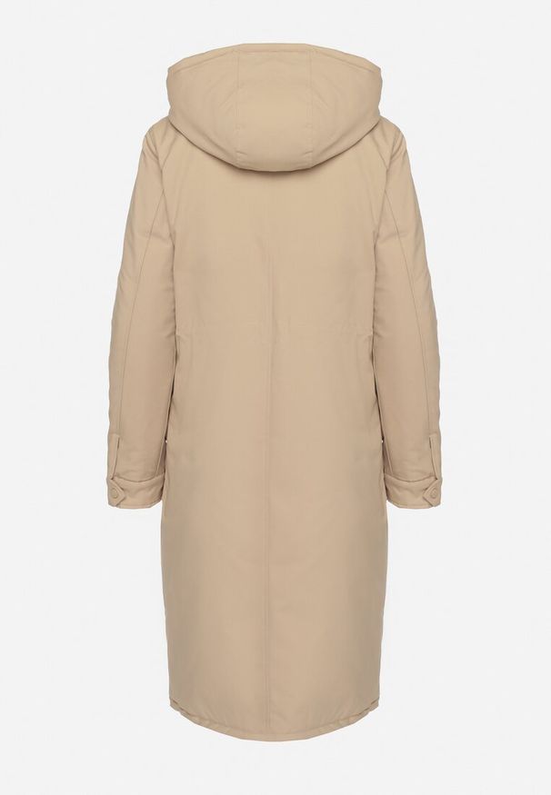 Born2be - Ciemnobeżowa Długa Kurtka z Kapturem i Ściągaczem w Talii Tarlinia. Okazja: na co dzień. Typ kołnierza: kaptur. Kolor: beżowy. Materiał: dzianina. Długość: długie. Wzór: aplikacja. Styl: casual, elegancki