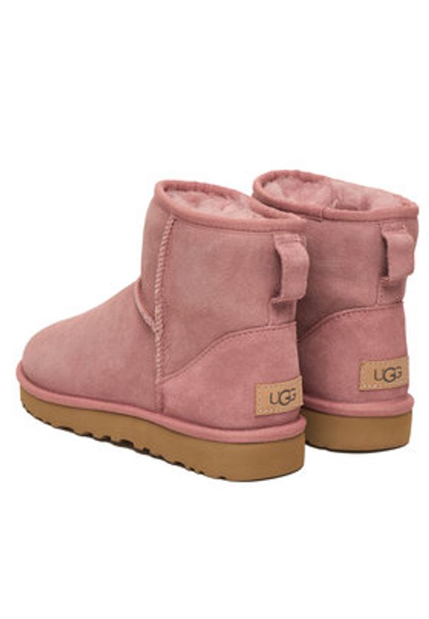 Ugg Śniegowce W Classic Mini II 1016222 Różowy. Kolor: różowy. Materiał: zamsz, skóra