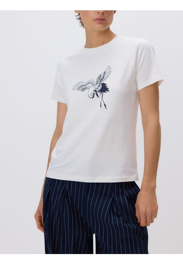 Reserved - T-shirt z nadrukiem - złamana biel. Materiał: dzianina, bawełna. Wzór: nadruk