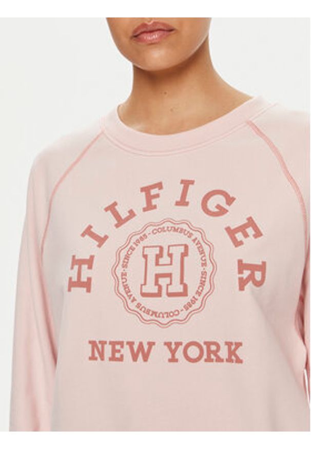 TOMMY HILFIGER - Tommy Hilfiger Bluza Varsity WW0WW41239 Różowy Regular Fit. Kolor: różowy. Materiał: bawełna