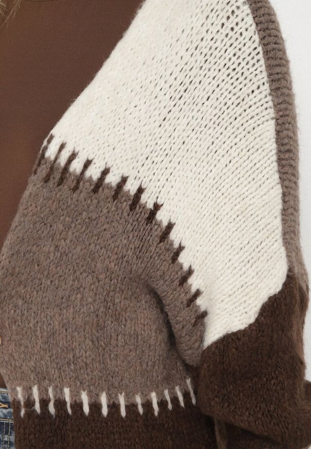 Born2be - Beżowy Kardigan z Wełną i Wiskozą w Patchworkowe Łaty Fesunesa. Okazja: na co dzień. Kolor: beżowy. Materiał: wełna, wiskoza. Styl: casual, klasyczny