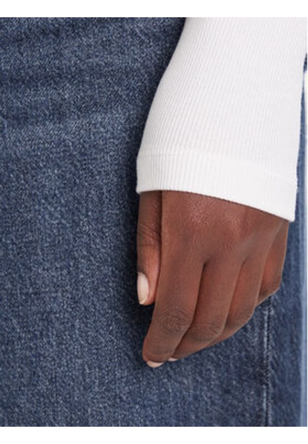 Calvin Klein Jeans Golf LV047D203G Biały Slim Fit. Typ kołnierza: golf. Kolor: biały. Materiał: bawełna