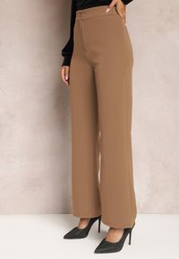 Renee - Brązowe Szerokie Spodnie Materiałowe High Waist Dinnes. Stan: podwyższony. Kolor: brązowy. Materiał: materiał. Wzór: gładki #3