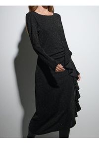 Sinsay - Elegancka sukienka midi - czarny. Kolor: czarny. Styl: elegancki. Długość: midi #1