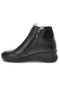 Czarne Botki Pollonus Damskie Wygodne Obuwie na Jesień. Okazja: na co dzień. Zapięcie: zamek. Kolor: czarny. Materiał: skóra. Sezon: jesień. Styl: casual, elegancki